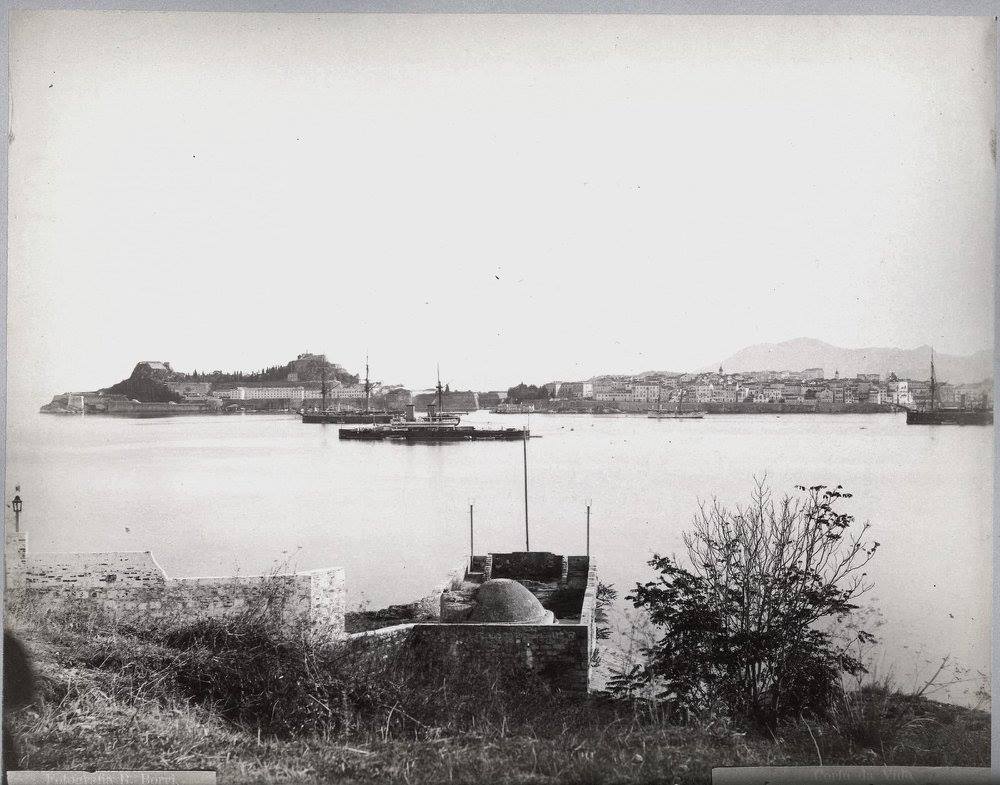 Κέρκυρα στο λιμάνι 1880, φωτογράφος Bartolomeo Borri.