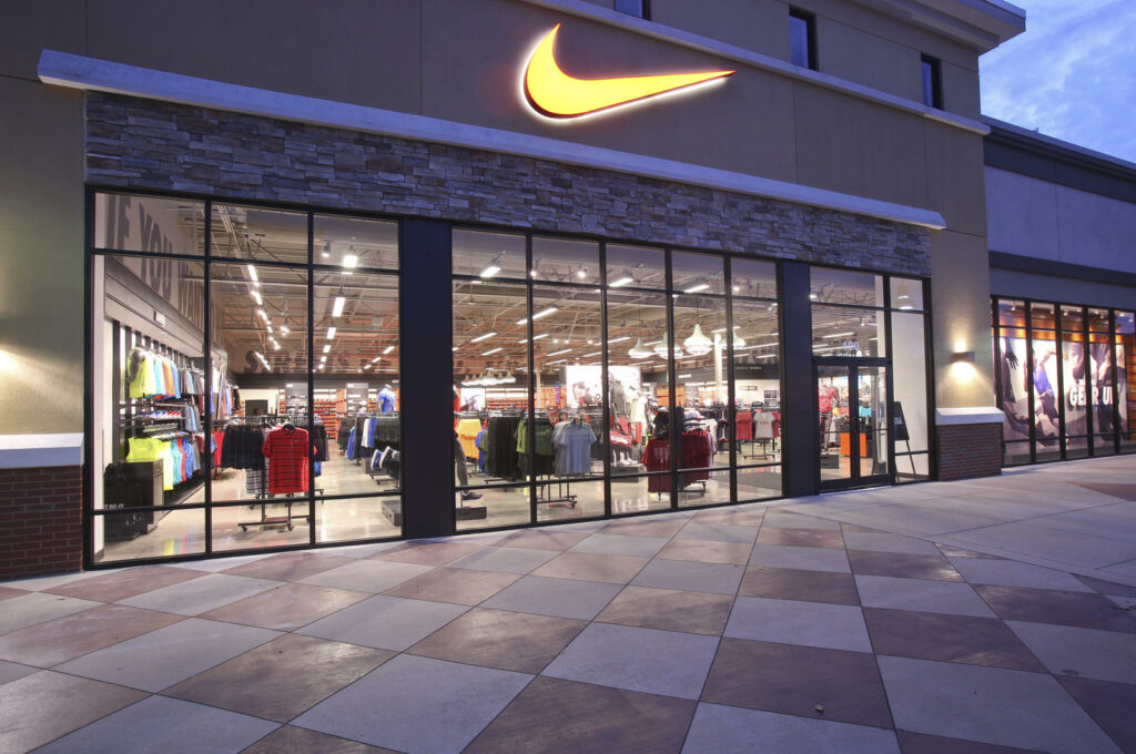 ΕΚΤΑΚΤΟ:Η Nike βάζει «Λουκέτο» σε όλα τα καταστήματα στην Ελλάδα