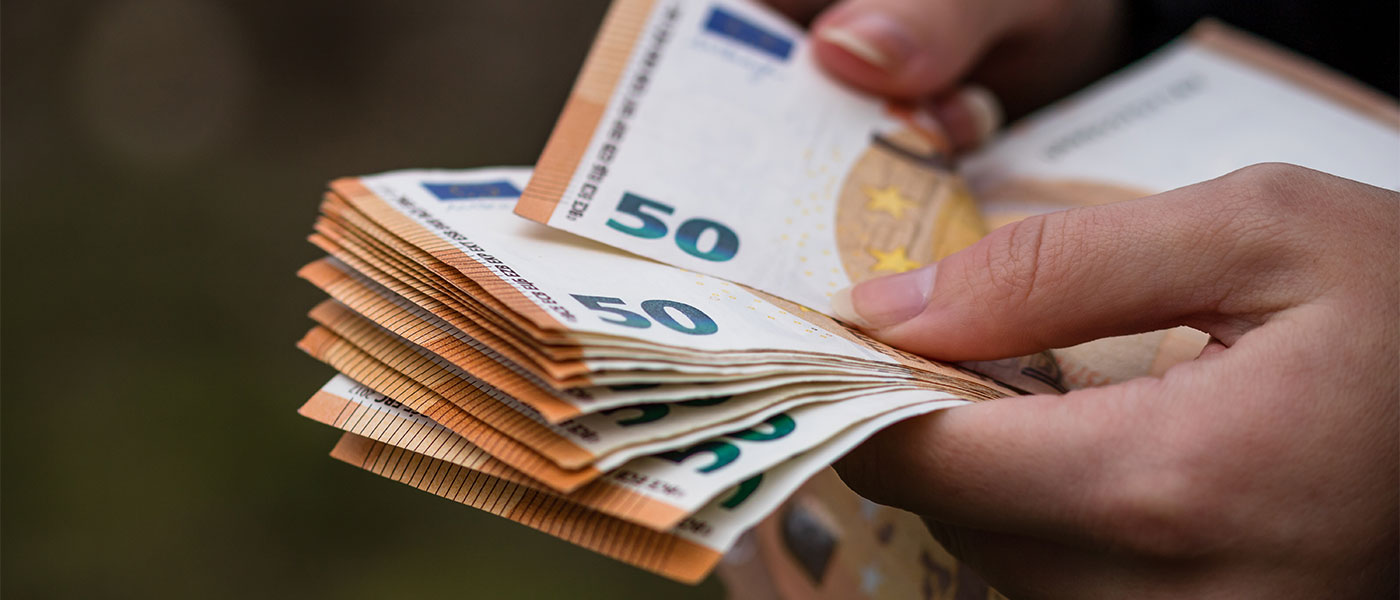 Άνεργοι: Πώς θα πάρουν επίδομα 300 ευρώ (έγγραφα)