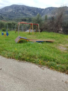 Ο Δήμος Ξηρομέρου για λόγους ασφαλείας κλείνει -σφραγίζει όλες τις παιδικές χαρές