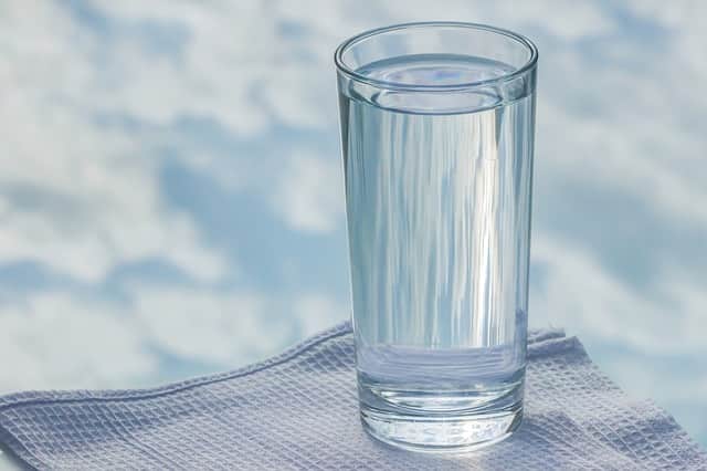 Πως να ανιχνεύσουμε αρνητικές ενέργειες στο σπίτι με ένα ποτήρι νερό