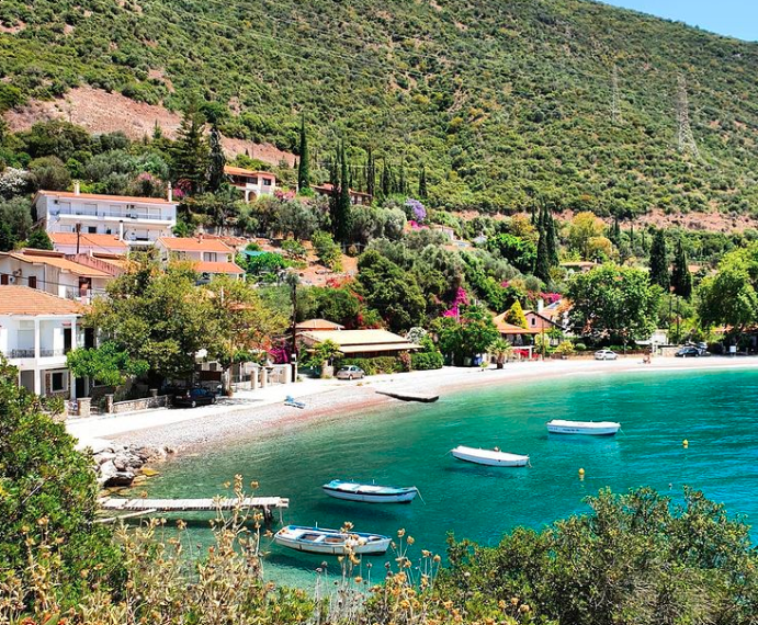Η ομορφότερη παραλία της Δυτικής Ελλάδας EINAI Σ ΑΥΤΟ ΤΟ ΧΩΡΙΟ ΚΑΙ ΘΥΜΙΖΕΙ ΝΗΣΙ!