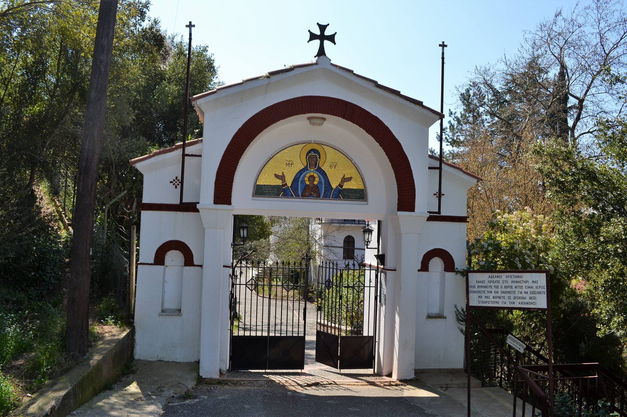 Το ιστορικό μοναστήρι της Τατάρνας, αποτελεί ένα από τα σπουδαιότερα μοναστήρια της Στερεάς Ελλάδας.